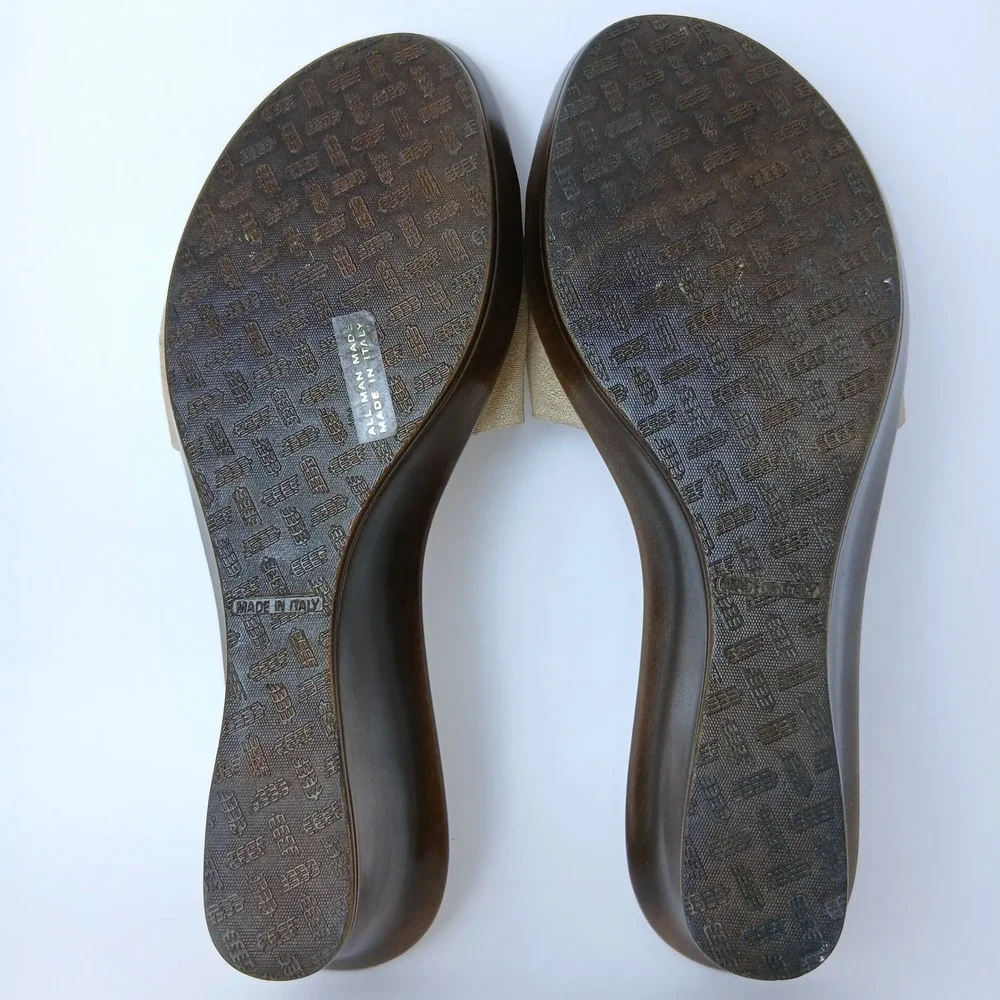 NWT Italian Shoemakers Gold Wedge Slide Sandals Tortoise Buckle Sz 8 Summer